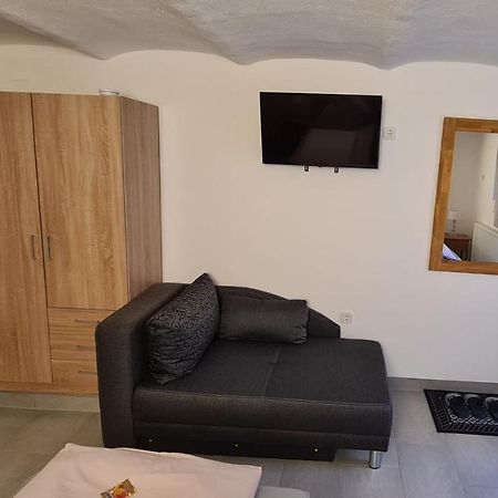 Byjoe Apartment Morschen Exterior photo
